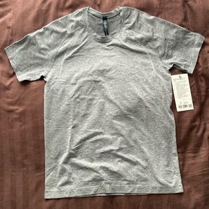 Lululemon Metal Vent Tech SS 2.0 - Grey